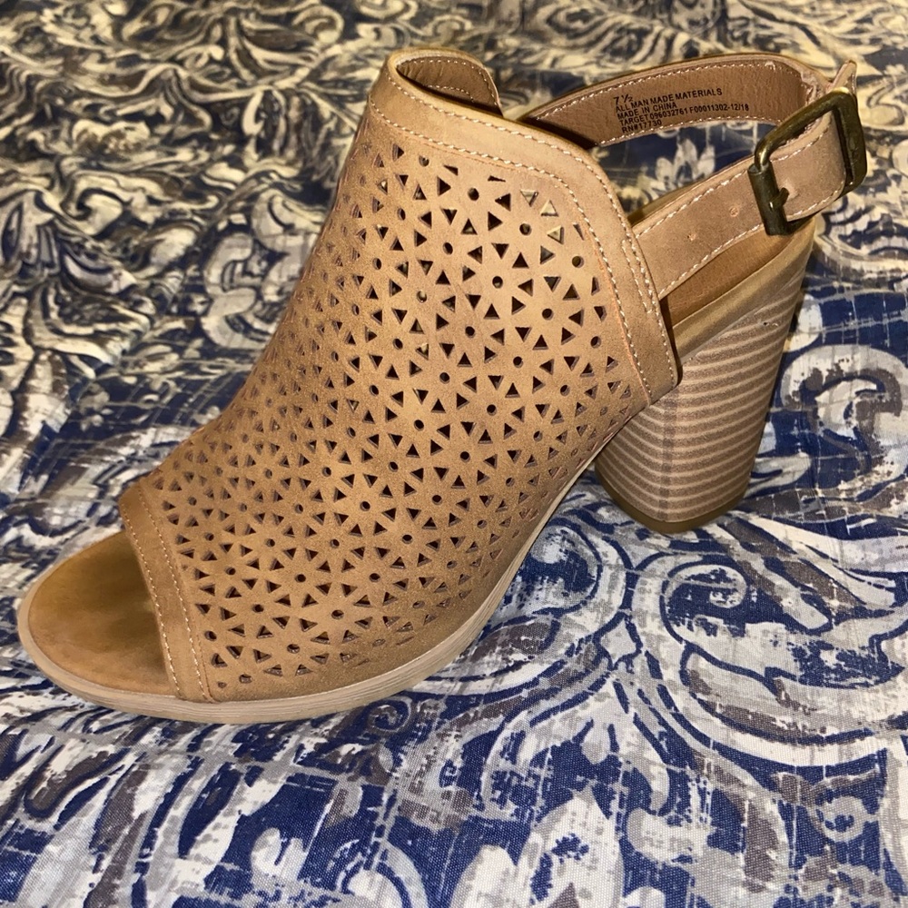 Heeled Beige Sandal